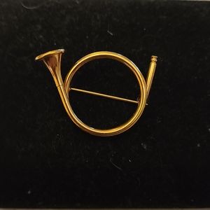 French horn pin